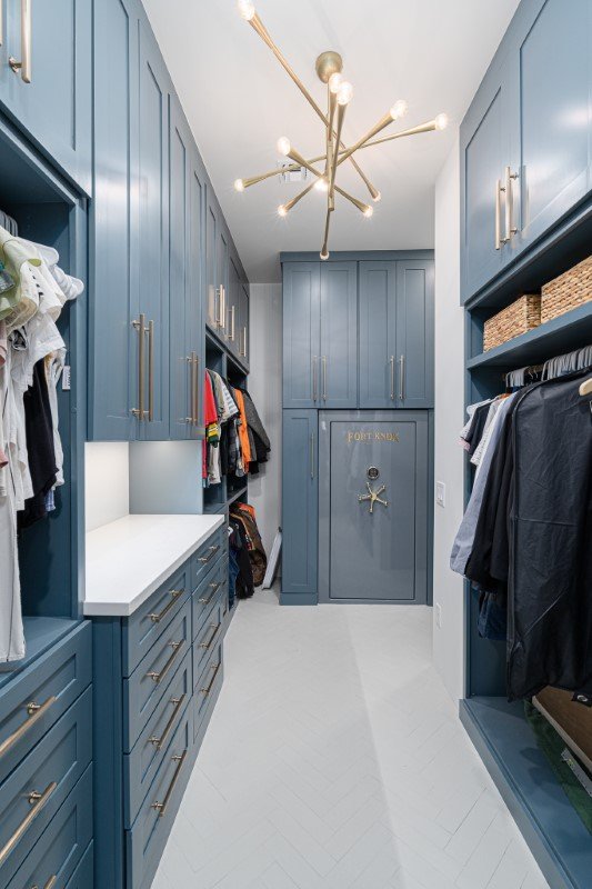 Closet Cabinetry - Del Sol Custom Cabinets